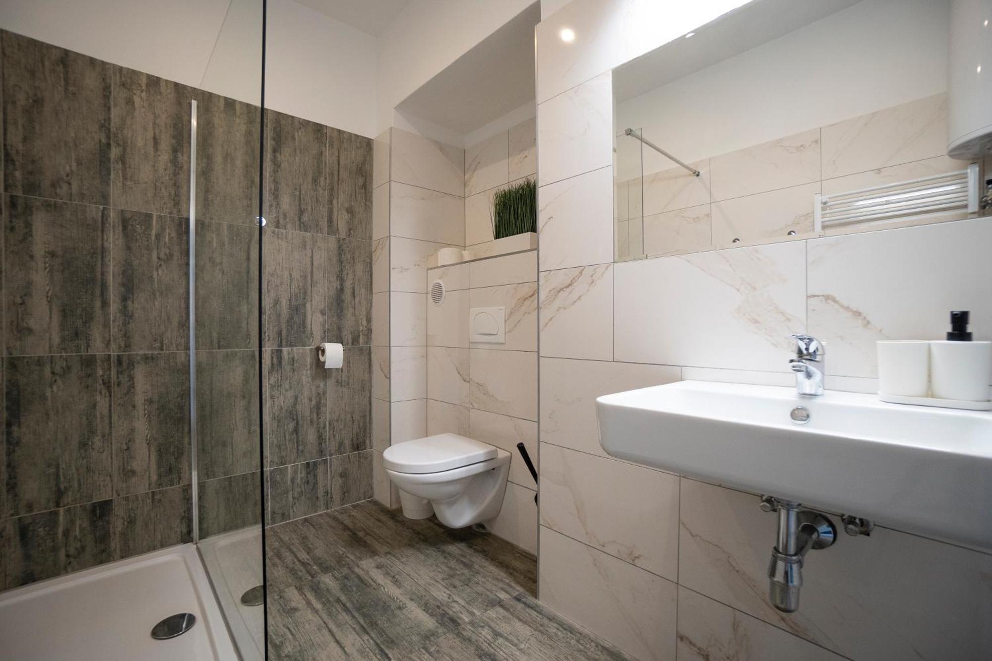 Brand New Renovated Near Augarten Appartement *